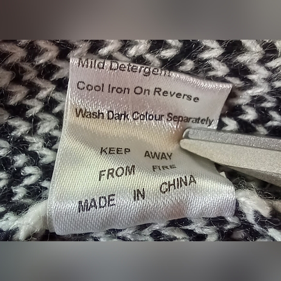 NWT Hearts & Roses Snowy Fair Isle Sweater Jacket Black & White Women's Size 12 - Picture 9 of 16